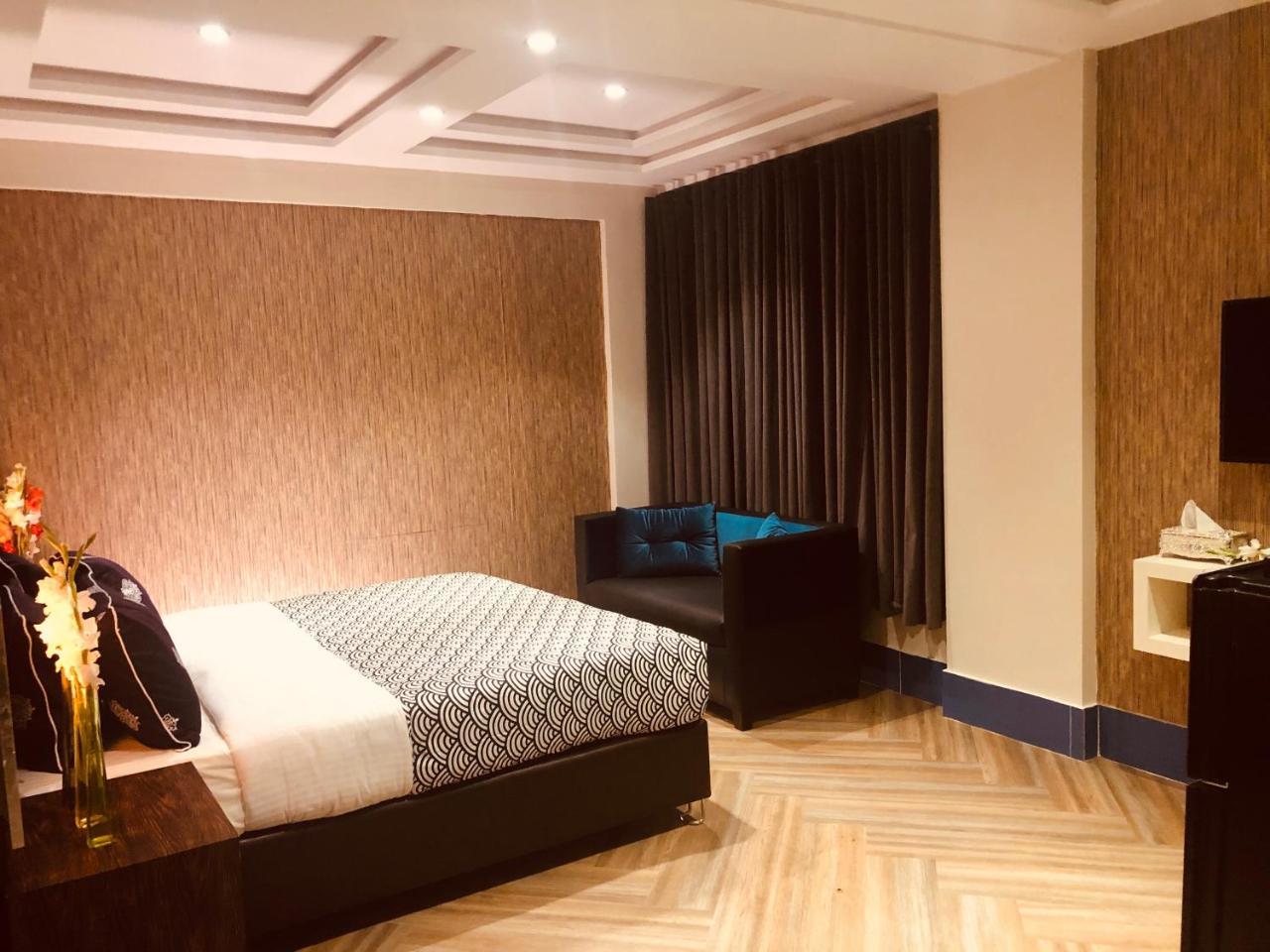 Hotel Platinum Lahore Exterior foto